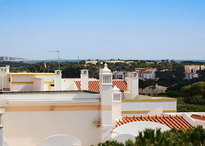 Seaside Serenity Beachside Albufeira Apartment