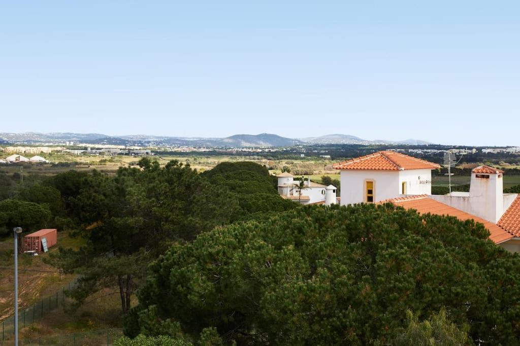 Seaside Serenity Beachside Apartment Albufeira