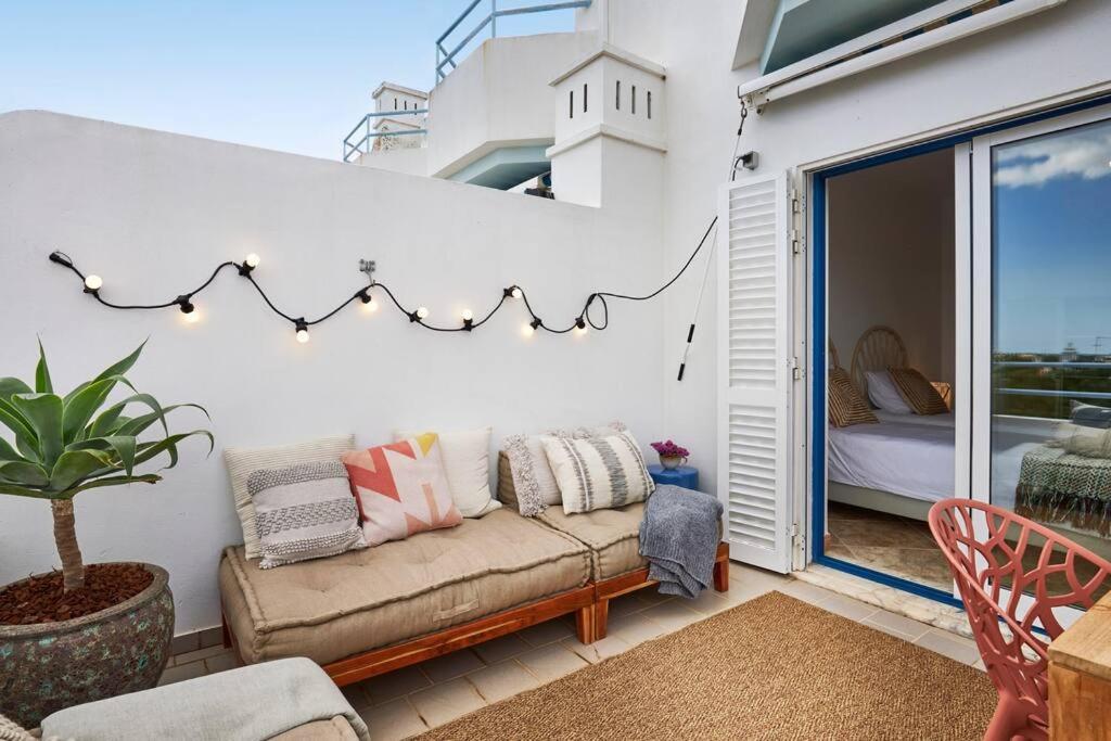 Seaside Serenity Beachside Apartment *